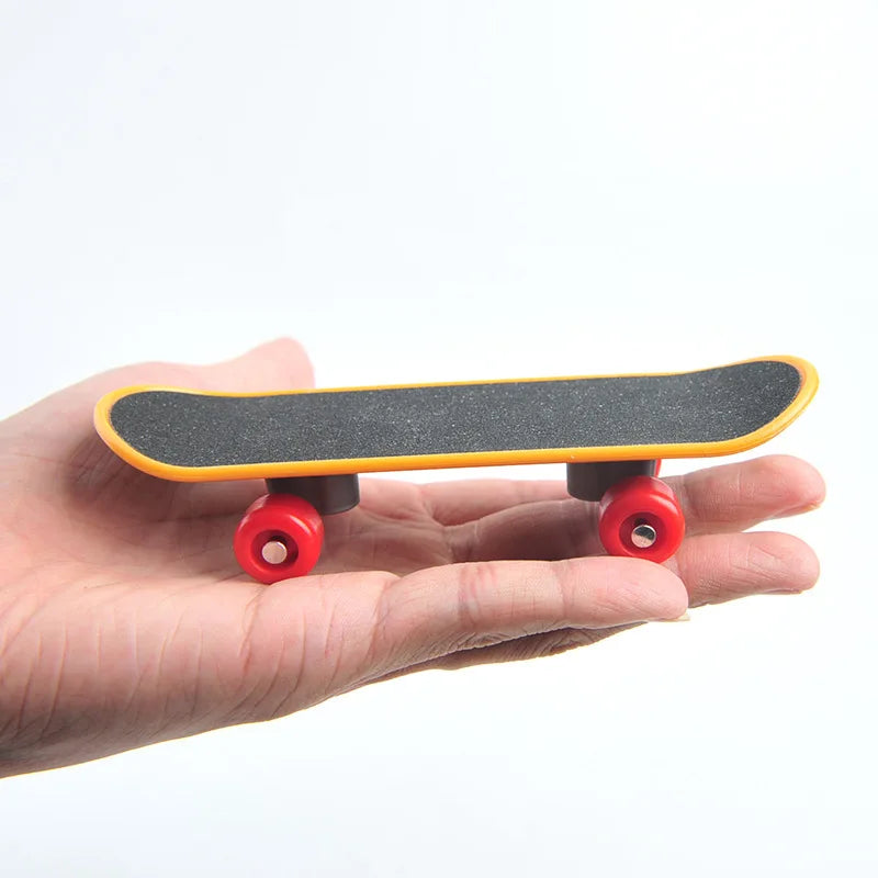 Bird Training Skateboard Perch For Parrots Canaries Lovebirds Calopsita